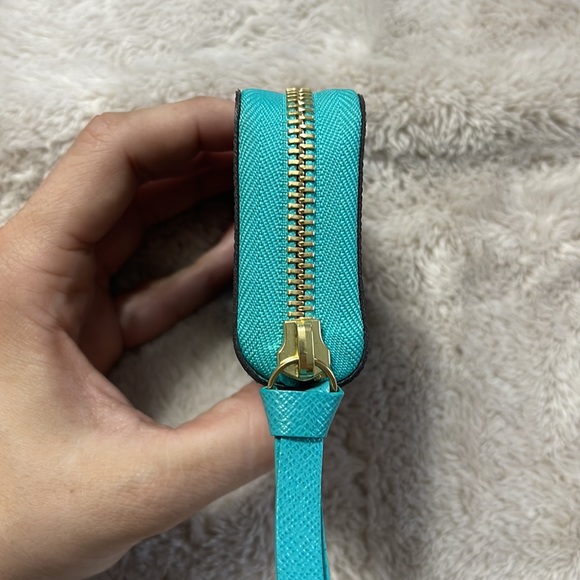 🤎💙 Louis Vuitton Turquoise Monogram Multicartes💙🤎 - Picture 10 of 12